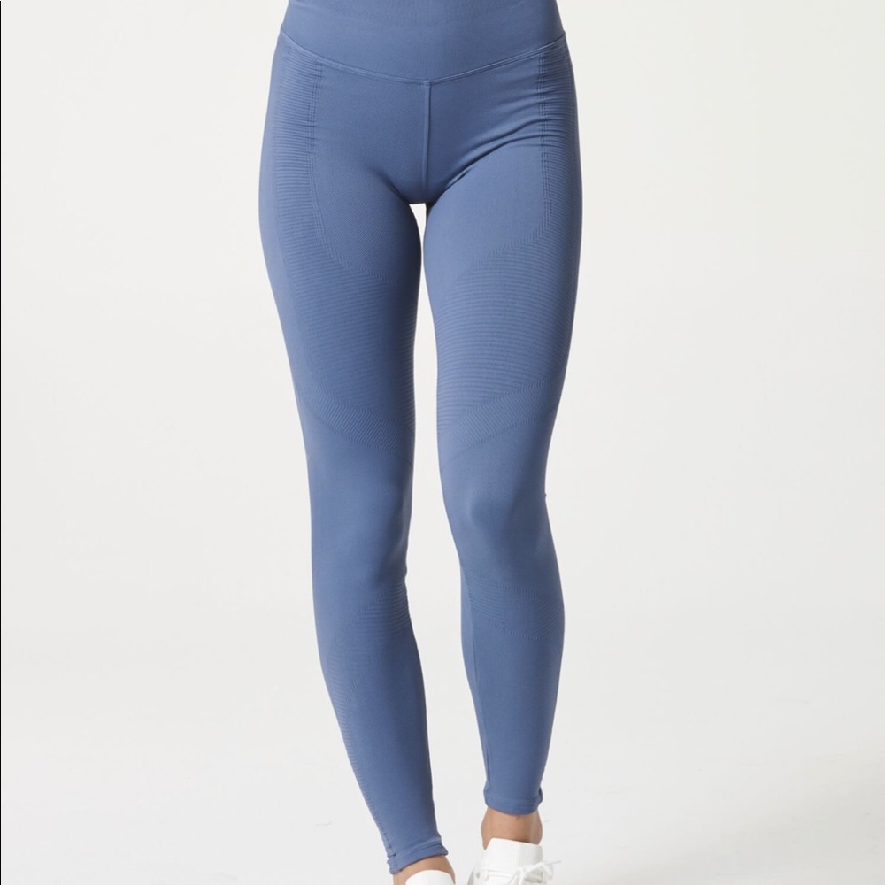EUC Nux One by One Leggings